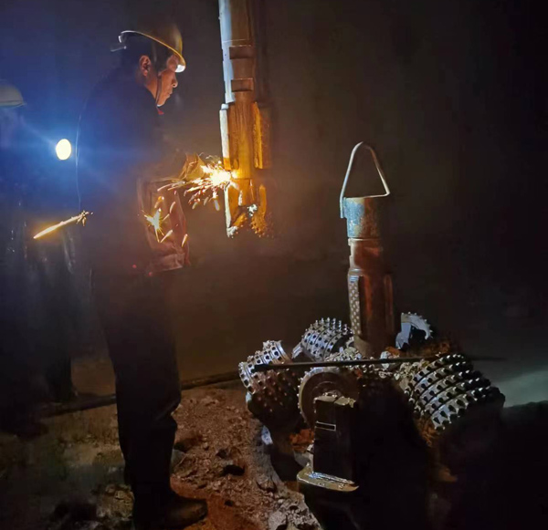 如何預(yù)防反井鉆機(jī)鉆桿折斷?