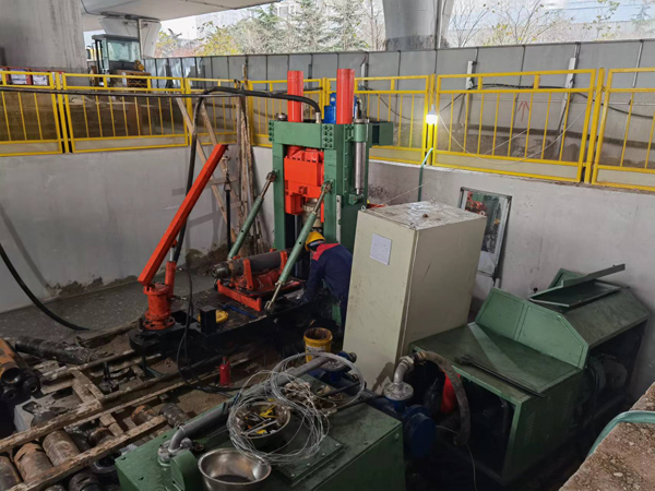 天井鉆機施工優(yōu)點:安全、快速、成井質(zhì)量好