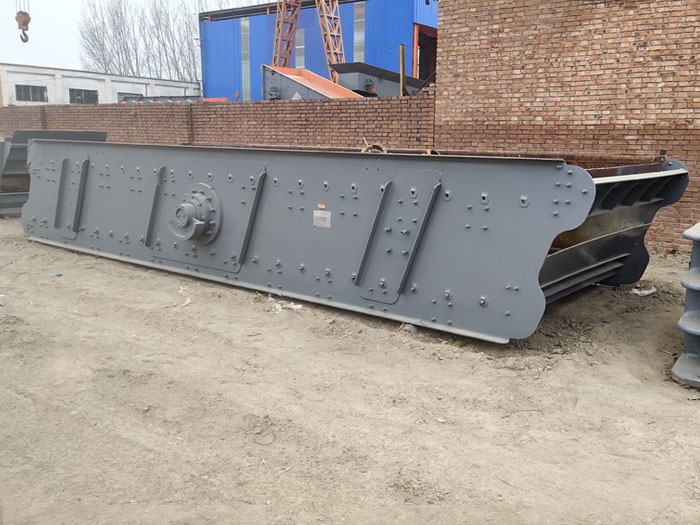 二手煤礦設備圓振動篩機器多少錢一臺？