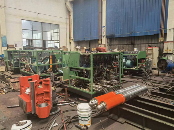 ZFY1.8/40/250型反井鉆機(jī) ZFY1.8/40/250型反井鉆機(jī)