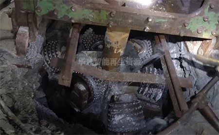 天井鉆機的開孔操作 天井鉆機的開孔操作